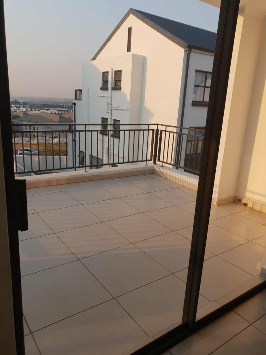 2 Bedroom Property for Sale in Greenstone Ridge Gauteng