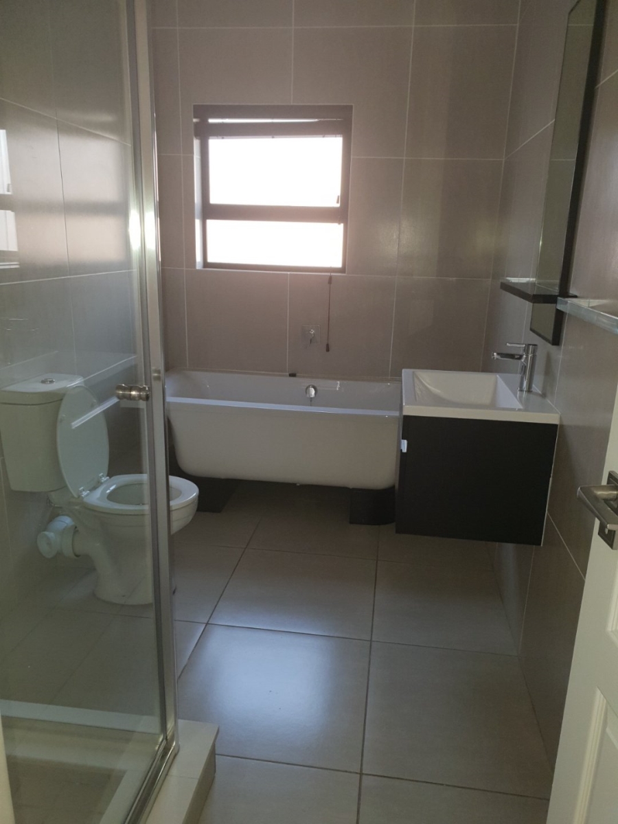 2 Bedroom Property for Sale in Greenstone Ridge Gauteng