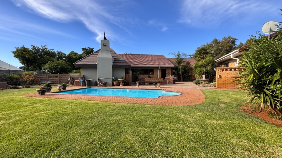 4 Bedroom Property for Sale in Three Rivers East Gauteng