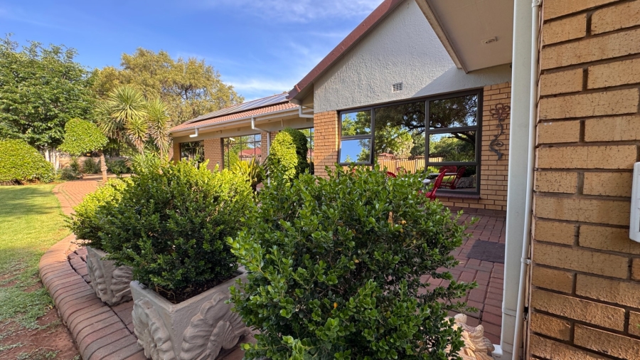 4 Bedroom Property for Sale in Three Rivers East Gauteng