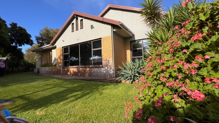 4 Bedroom Property for Sale in Three Rivers East Gauteng