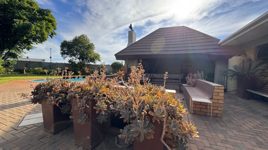 4 Bedroom Property for Sale in Three Rivers East Gauteng