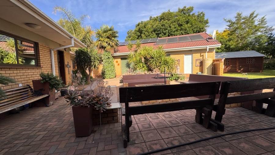 4 Bedroom Property for Sale in Three Rivers East Gauteng