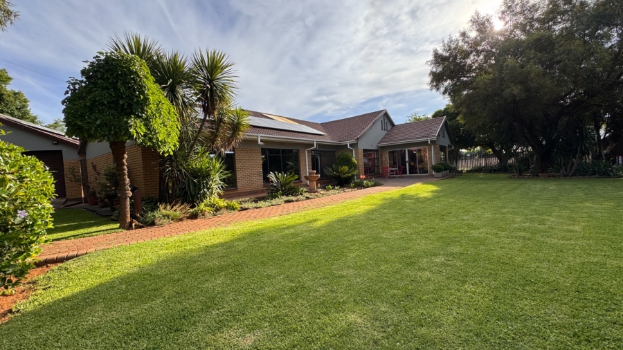4 Bedroom Property for Sale in Three Rivers East Gauteng