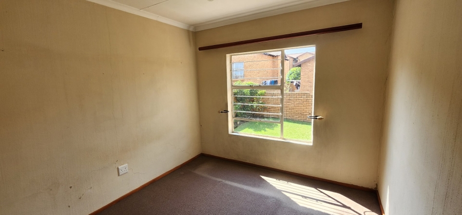 2 Bedroom Property for Sale in Honeypark Gauteng