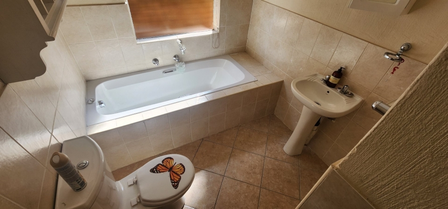 2 Bedroom Property for Sale in Honeypark Gauteng