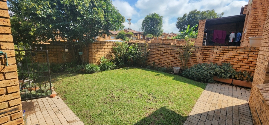 2 Bedroom Property for Sale in Honeypark Gauteng