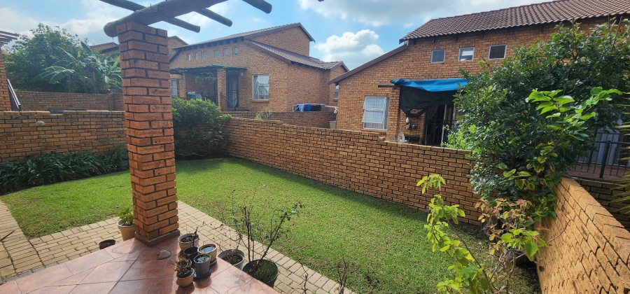 2 Bedroom Property for Sale in Honeypark Gauteng