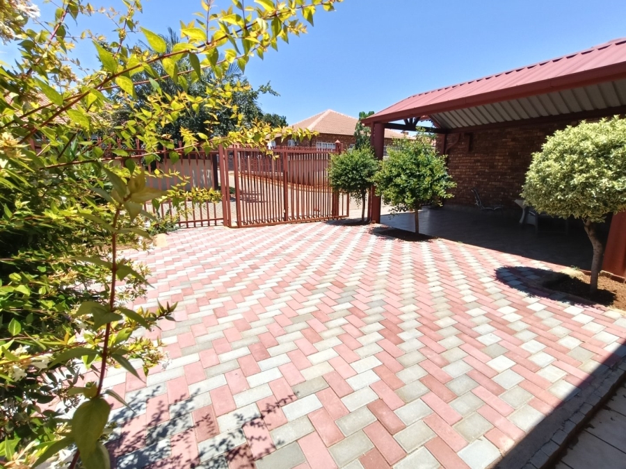 3 Bedroom Property for Sale in Theresa Park Gauteng