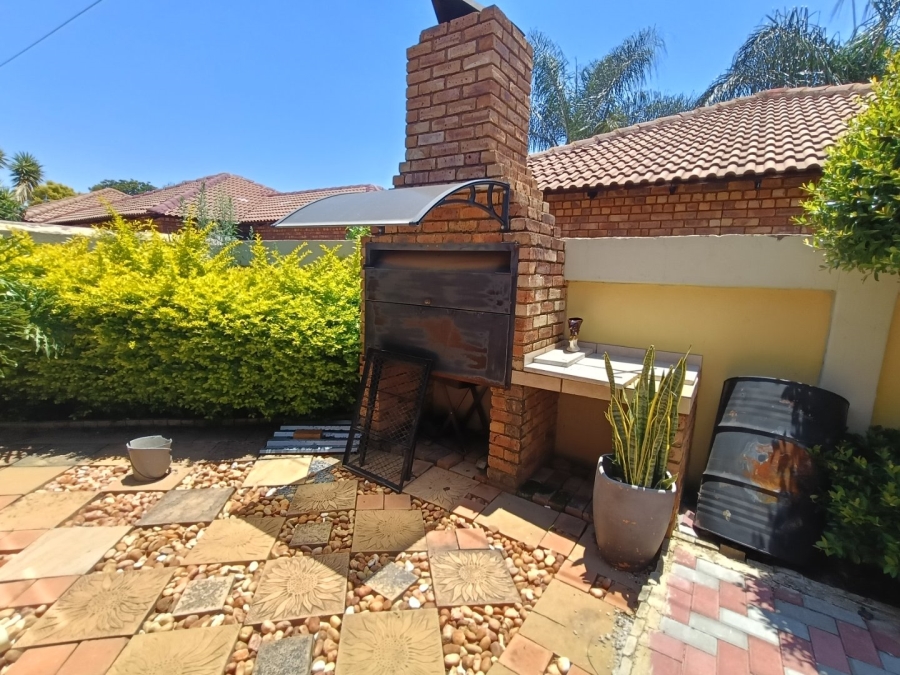 3 Bedroom Property for Sale in Theresa Park Gauteng