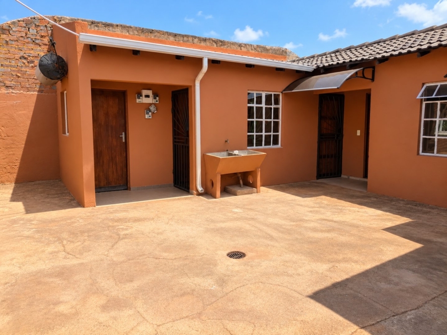 3 Bedroom Property for Sale in Protea Glen Gauteng