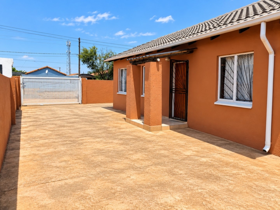 3 Bedroom Property for Sale in Protea Glen Gauteng