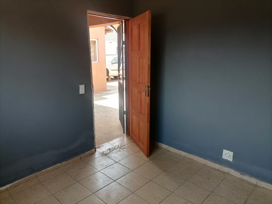 3 Bedroom Property for Sale in Protea Glen Gauteng
