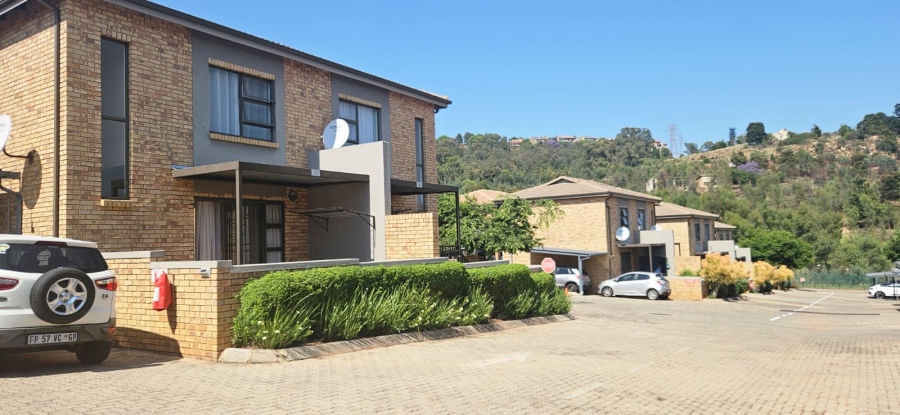 To Let 2 Bedroom Property for Rent in Helderkruin Gauteng