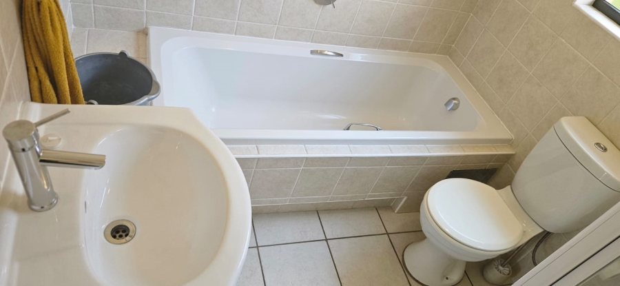 To Let 2 Bedroom Property for Rent in Helderkruin Gauteng