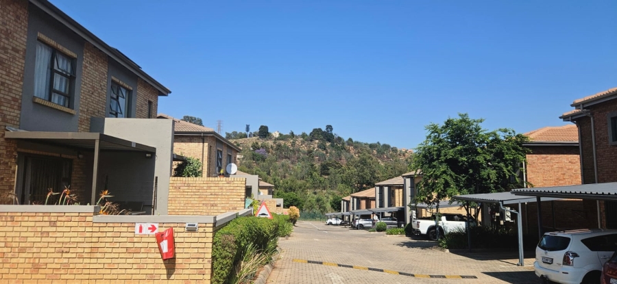 To Let 2 Bedroom Property for Rent in Helderkruin Gauteng
