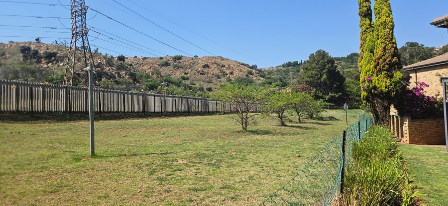 To Let 2 Bedroom Property for Rent in Helderkruin Gauteng