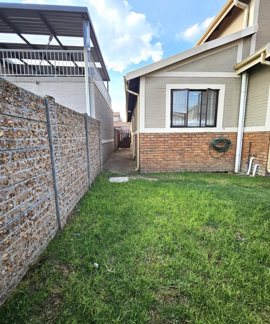 4 Bedroom Property for Sale in Halfway Gardens Gauteng