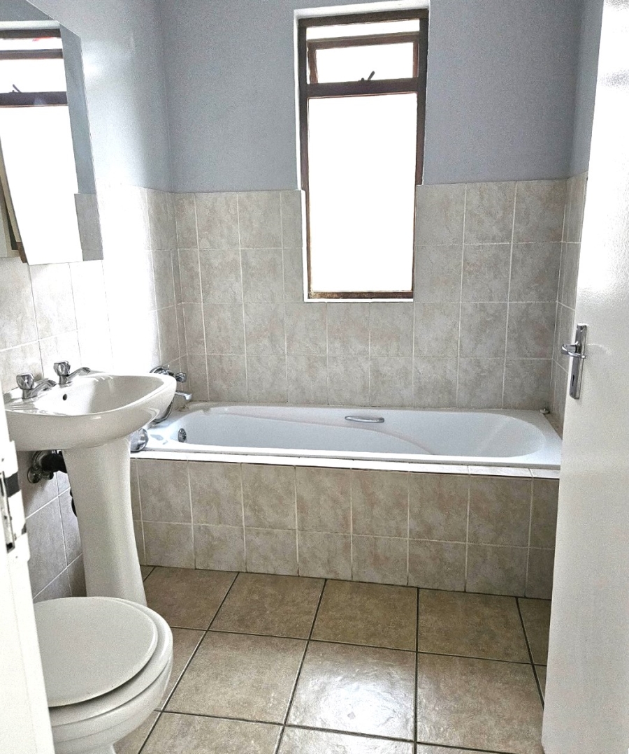 4 Bedroom Property for Sale in Halfway Gardens Gauteng