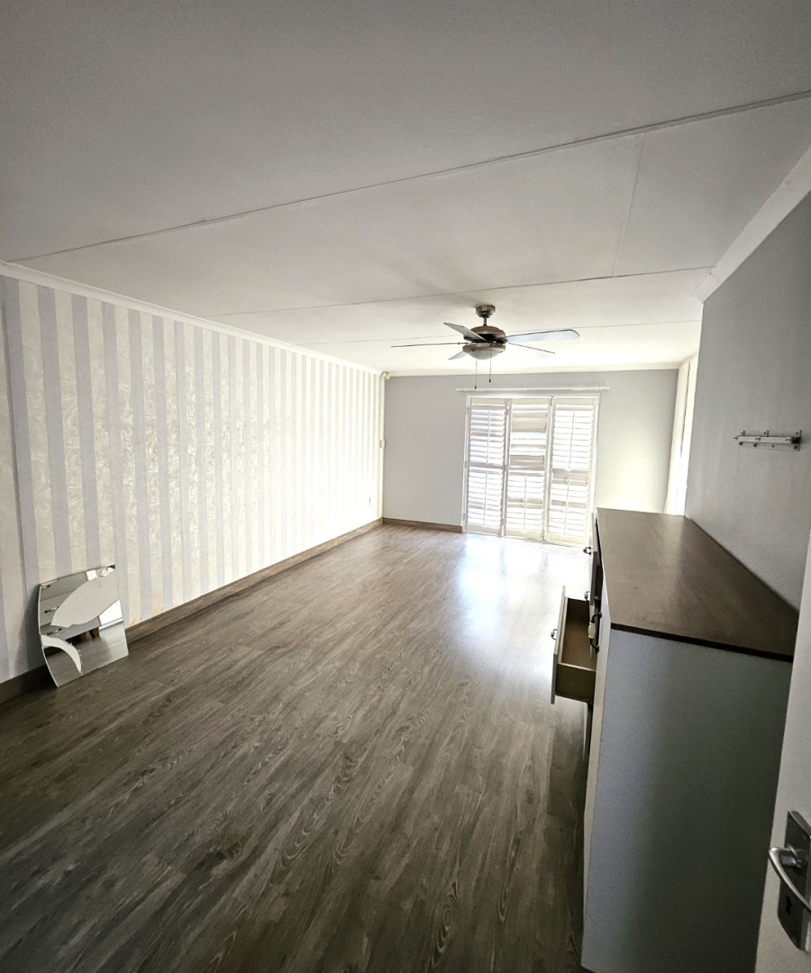 4 Bedroom Property for Sale in Halfway Gardens Gauteng