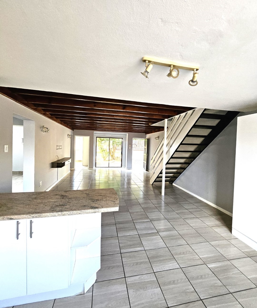 4 Bedroom Property for Sale in Halfway Gardens Gauteng
