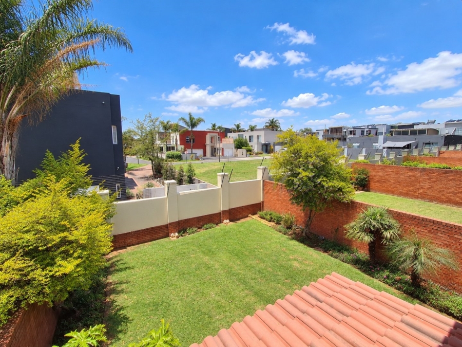 2 Bedroom Property for Sale in Greenstone Hill Gauteng