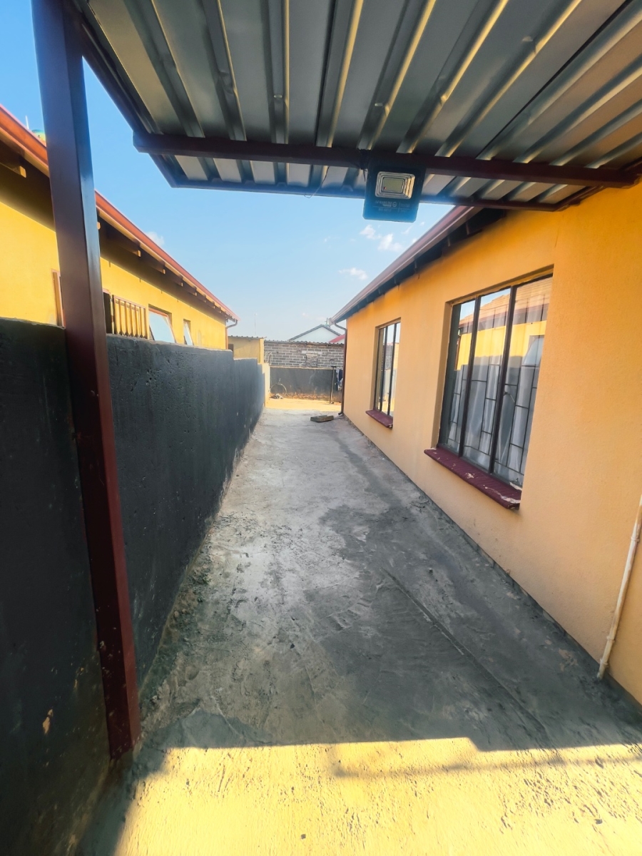 To Let 3 Bedroom Property for Rent in Soshanguve VV Gauteng
