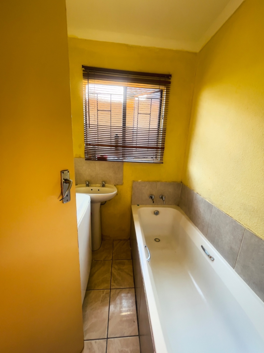To Let 3 Bedroom Property for Rent in Soshanguve VV Gauteng