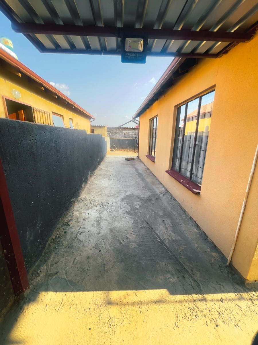 To Let 3 Bedroom Property for Rent in Soshanguve VV Gauteng