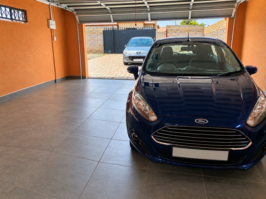 3 Bedroom Property for Sale in Lenasia South Gauteng