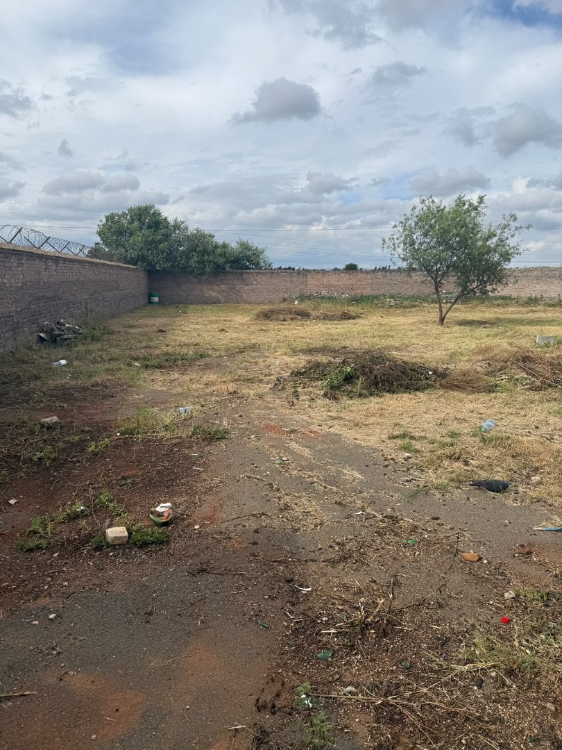 Commercial Property for Sale in Lenasia Ext 13 Gauteng