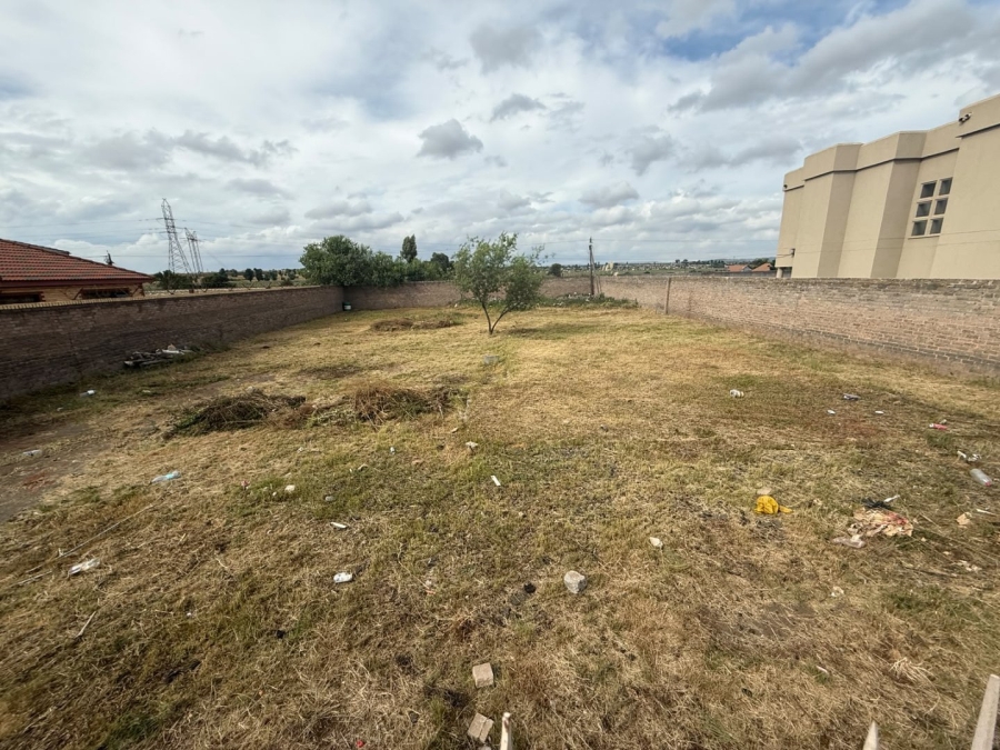 Commercial Property for Sale in Lenasia Ext 13 Gauteng