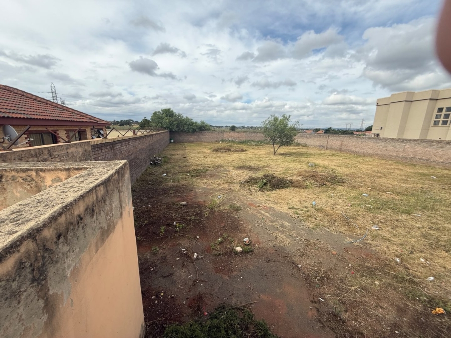 Commercial Property for Sale in Lenasia Ext 13 Gauteng