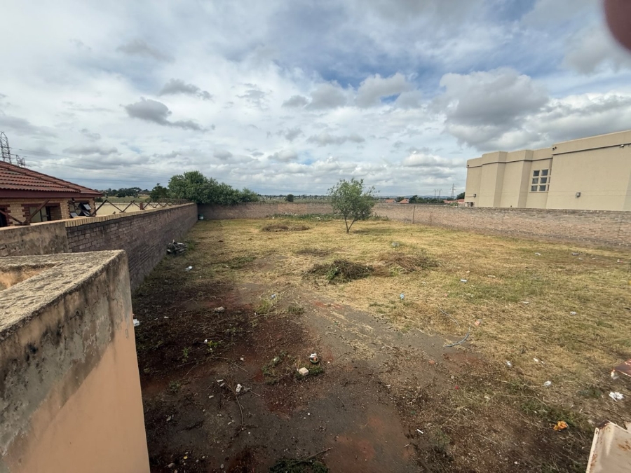 Commercial Property for Sale in Lenasia Ext 13 Gauteng