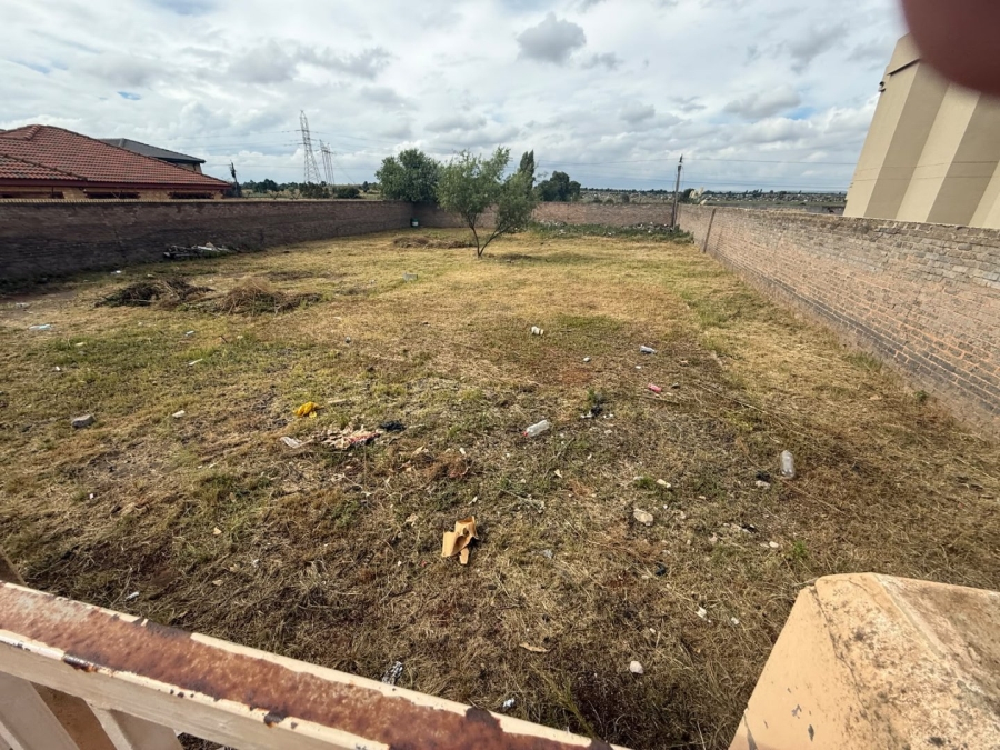 Commercial Property for Sale in Lenasia Ext 13 Gauteng