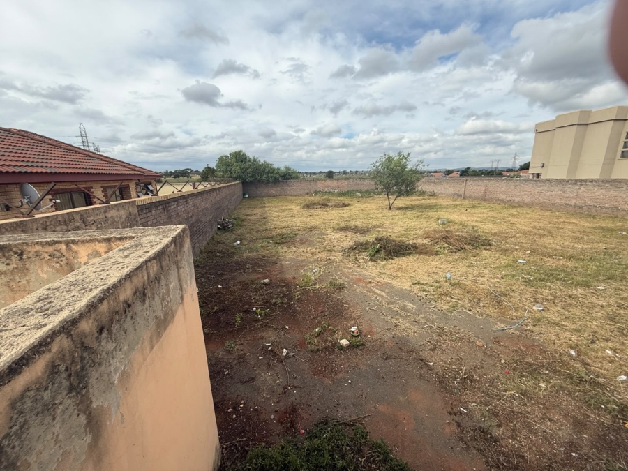 Commercial Property for Sale in Lenasia Ext 13 Gauteng