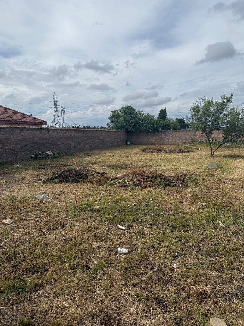 Commercial Property for Sale in Lenasia Ext 13 Gauteng