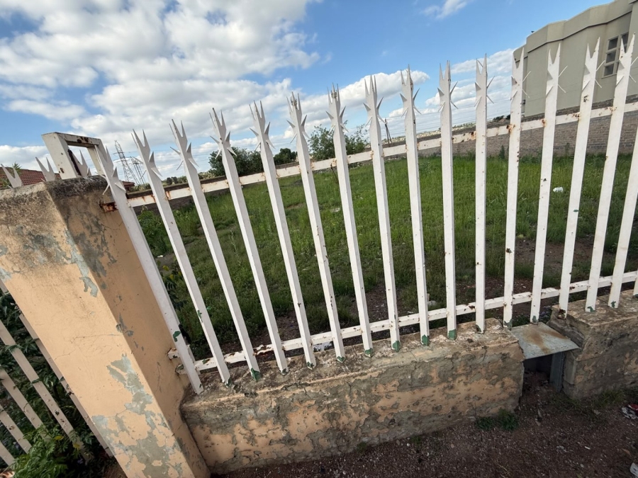 Commercial Property for Sale in Lenasia Ext 13 Gauteng