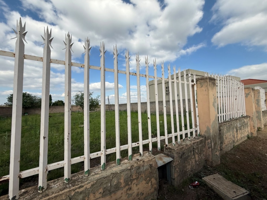 Commercial Property for Sale in Lenasia Ext 13 Gauteng