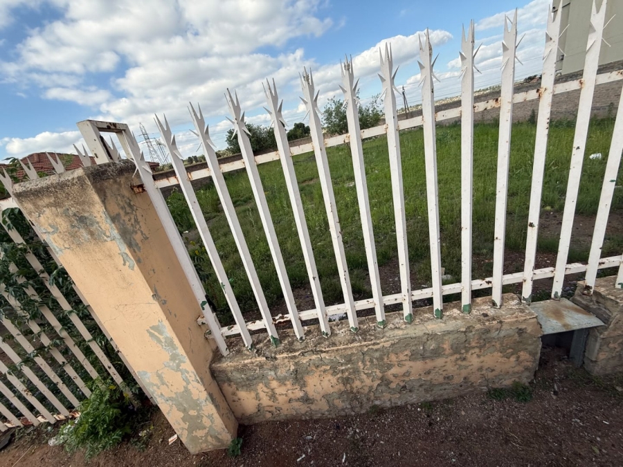 Commercial Property for Sale in Lenasia Ext 13 Gauteng