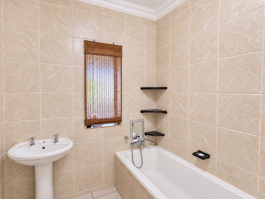 3 Bedroom Property for Sale in Sunnyridge Gauteng