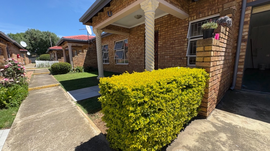 2 Bedroom Property for Sale in Van Dyk Park Gauteng