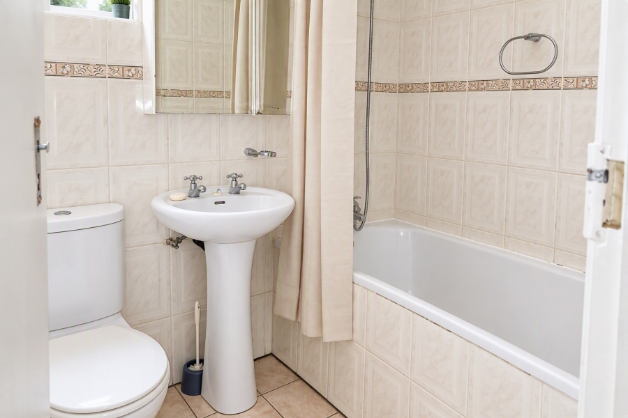 3 Bedroom Property for Sale in Vorna Valley Gauteng