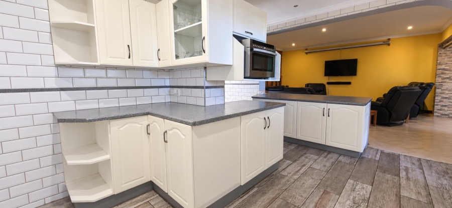 6 Bedroom Property for Sale in Morganridge Gauteng
