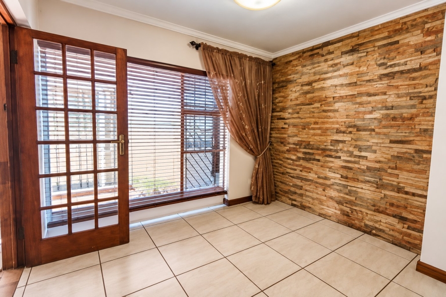 6 Bedroom Property for Sale in Morganridge Gauteng