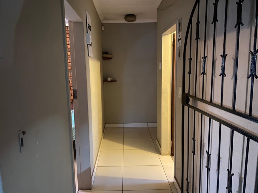 4 Bedroom Property for Sale in Crystal Park Gauteng