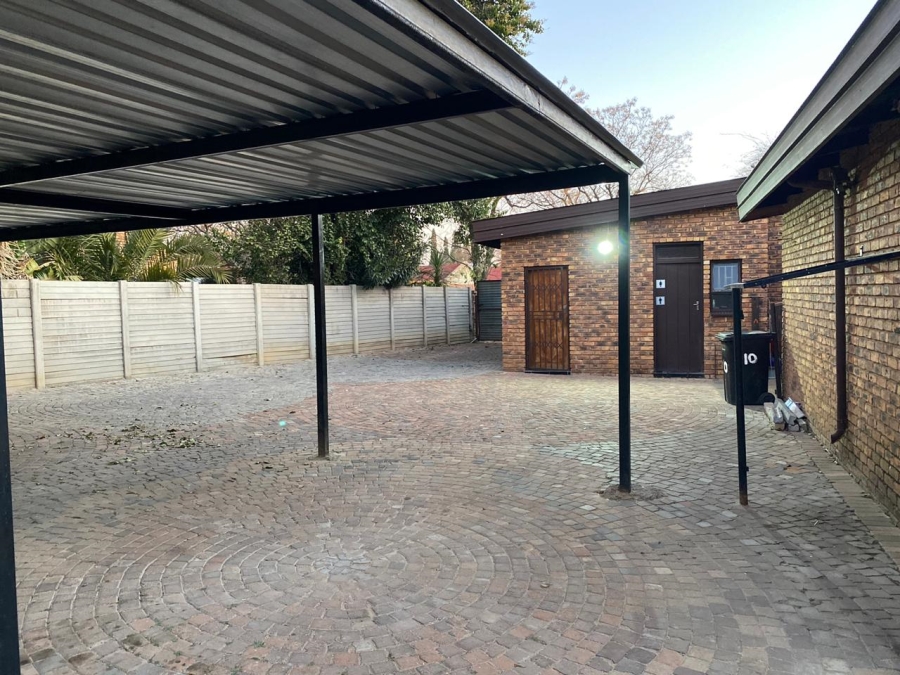 4 Bedroom Property for Sale in Crystal Park Gauteng