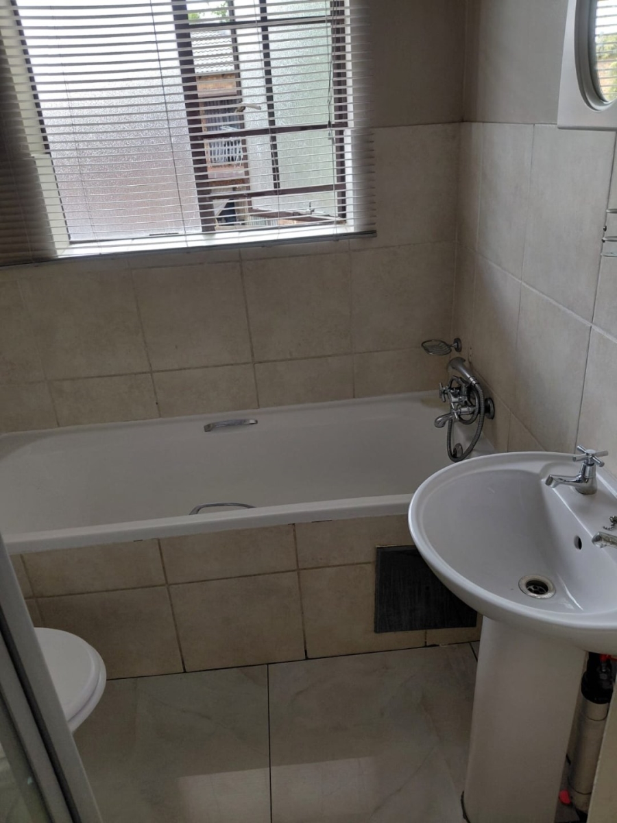 3 Bedroom Property for Sale in Sonneveld Gauteng