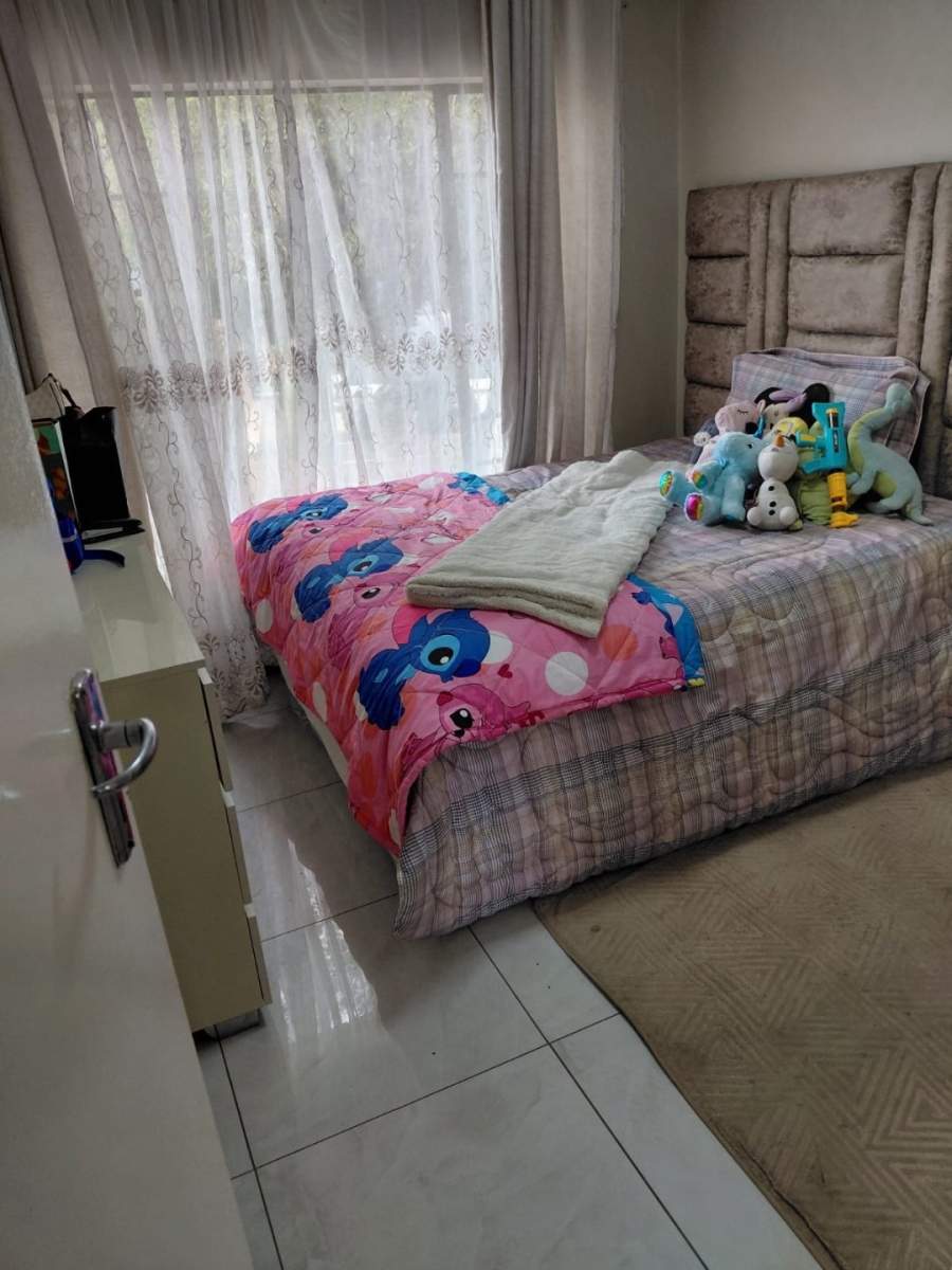 3 Bedroom Property for Sale in Sonneveld Gauteng