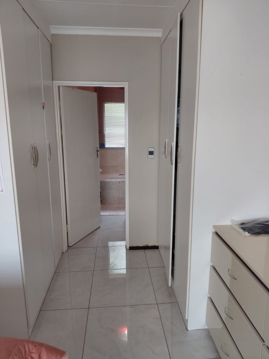 3 Bedroom Property for Sale in Sonneveld Gauteng
